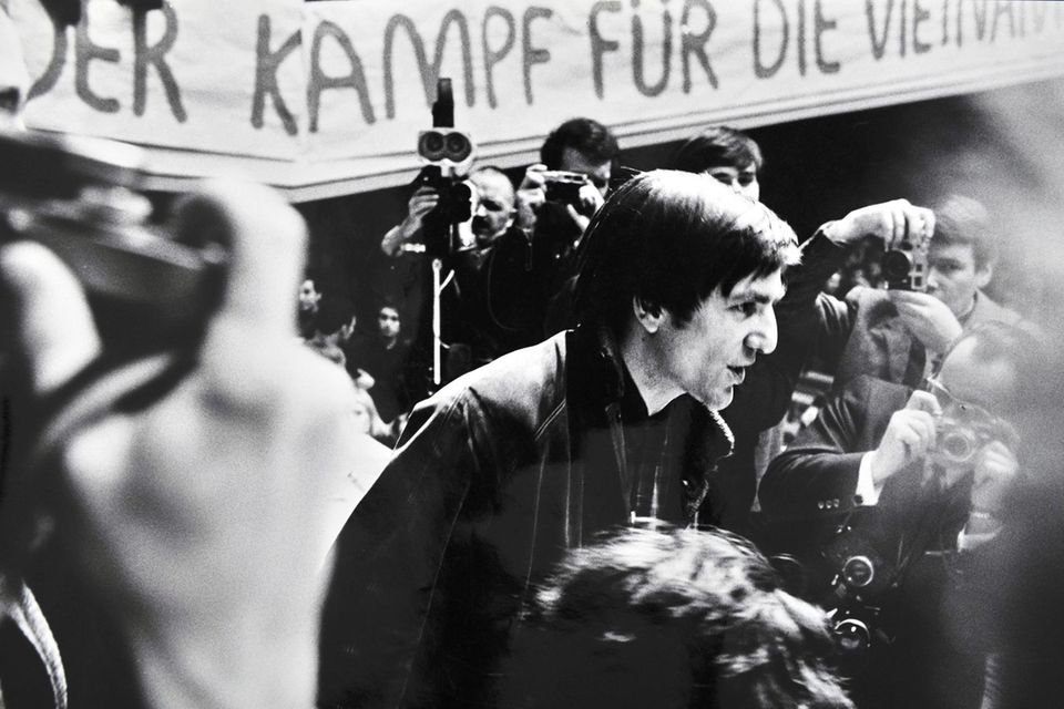 Rudi Dutschke beim Internationale Vietnamkongress 1968