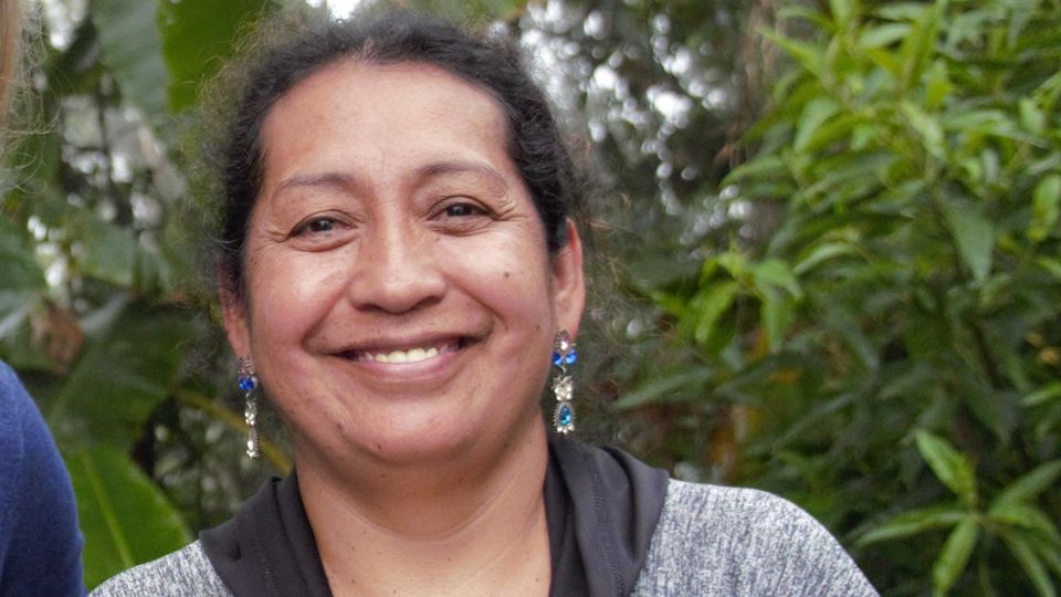 Silvia Quilumbango Flores stellt Gemeindewälder unter Schutz