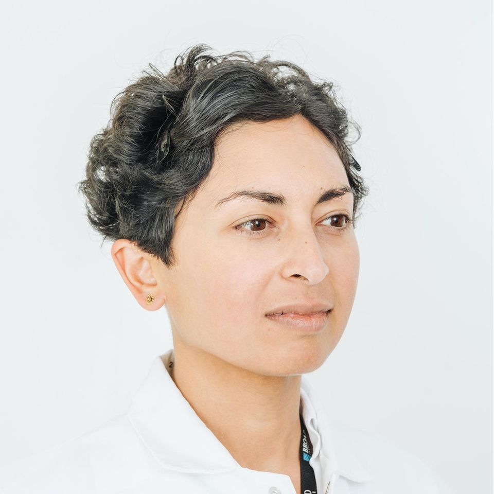 Ihre Mutter hat Sonia Vallabh die »tödliche familiäre Schlaflosigkeit« vererbt, eine seltene Krankheit, die durch eine Genmutation ausgelöst wird. Die 34-Jährige ist entschlossen, ihren angekündigten Tod aufzuhalten, und stieg in die Prionenforschung ein. Ihr bleiben wohl weniger als 20 Jahre, um eine Therapie zu finden