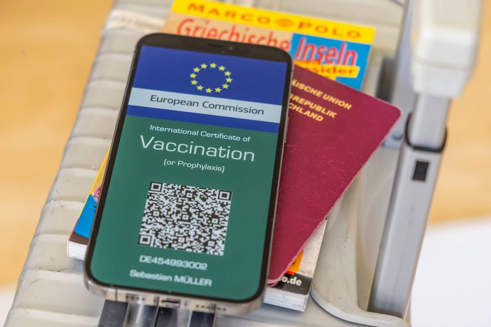 Digitaler Impfnachweis auf dem Koffer