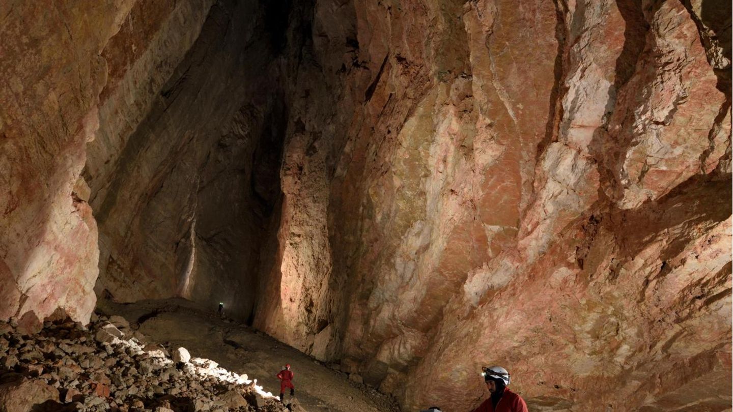 After negotiating a deep pit and passing through a giant ice cork in the entrance series of El Cenote (cave) in the Italian Dolomites, we descended into a large cathedral-shaped chamber at the bottom. We set to work building up a 3D laser scan of the sp...