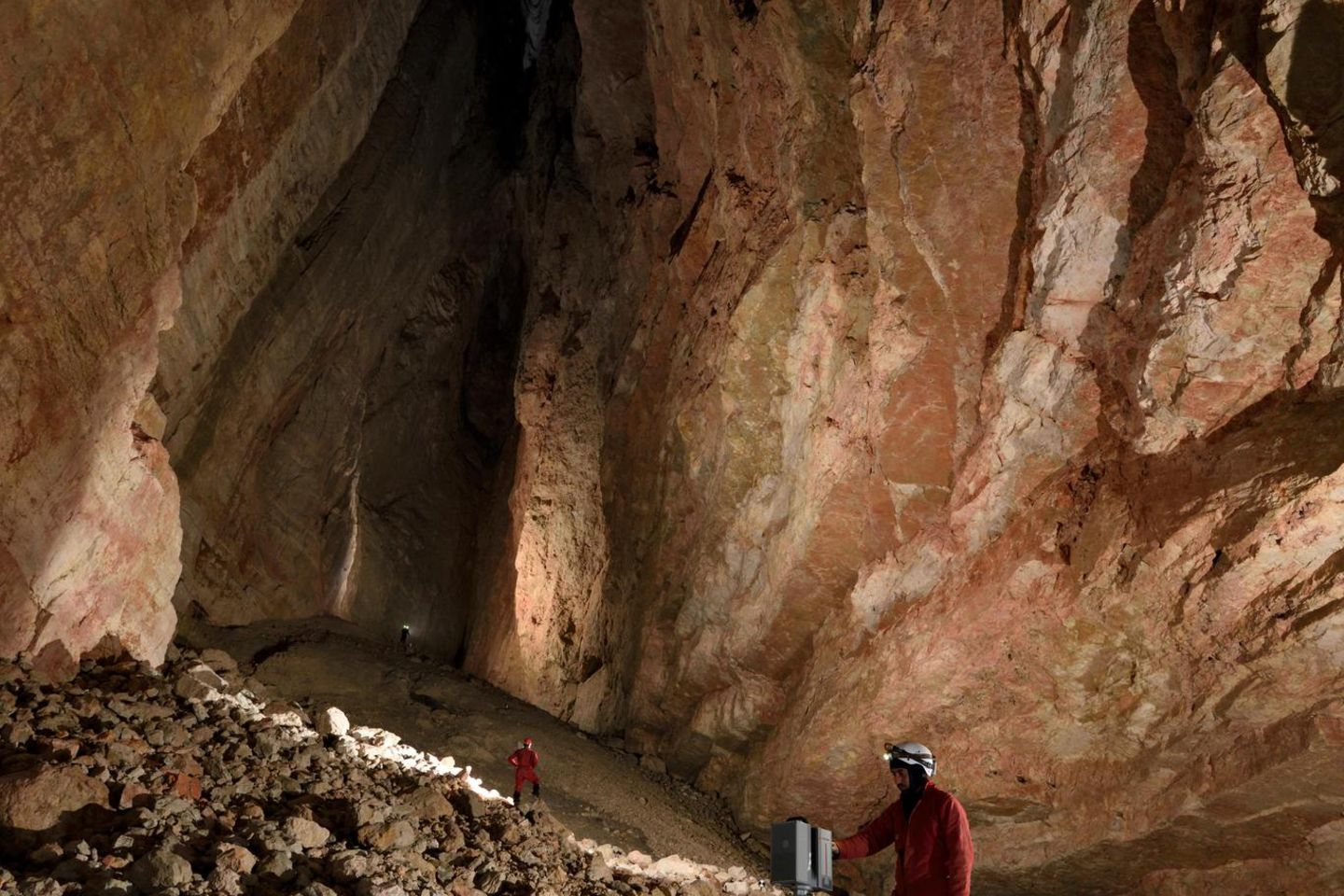 After negotiating a deep pit and passing through a giant ice cork in the entrance series of El Cenote (cave) in the Italian Dolomites, we descended into a large cathedral-shaped chamber at the bottom. We set to work building up a 3D laser scan of the sp...