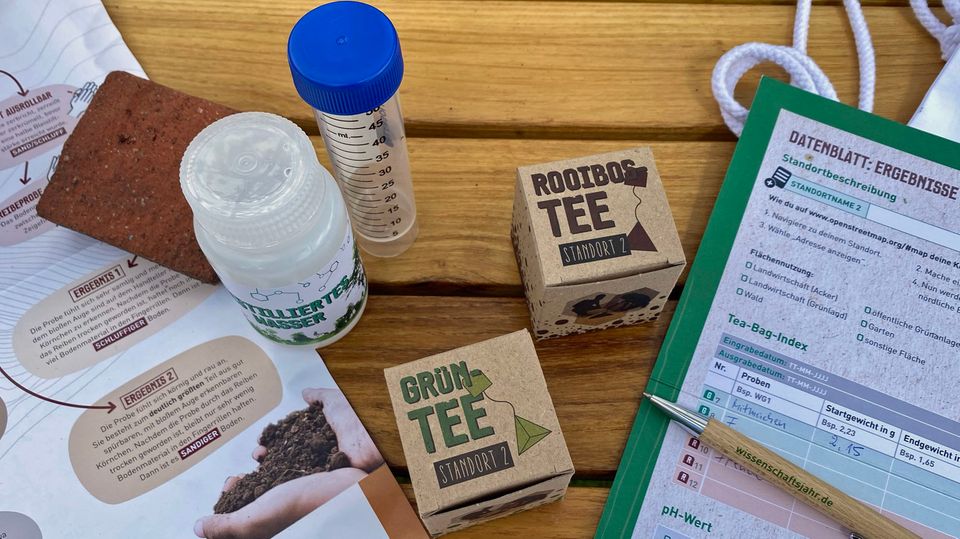 Citizen Science: Mit diesem Test-Kit der Initiative "Expedition Erdreich" können Bürger Daten aus Bodenproben sammeln Mit diesem Test-Kit der Initiative "Expedition Erdreich" können Bürger Daten aus Bodenproben sammeln