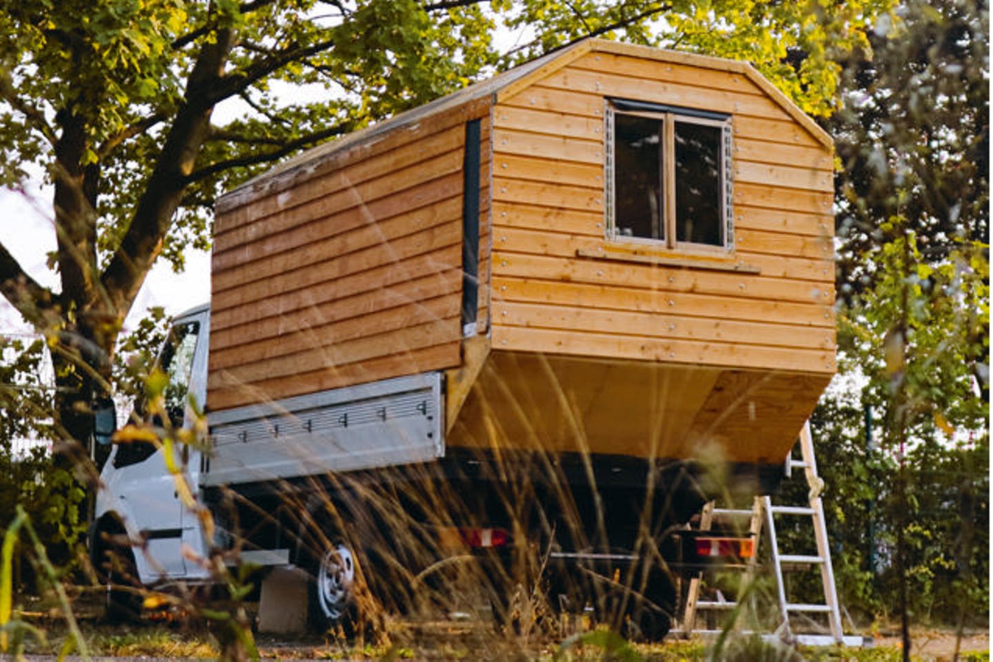 Mobil: Das Zuhause "to go" Haus auf der Ladefläche