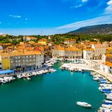 Hafen der Stadt Cres auf der Insel Cres, Kroatien