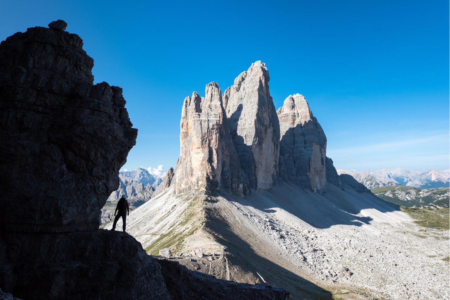 Vajolettürme in den Dolomiten mit Wanderer