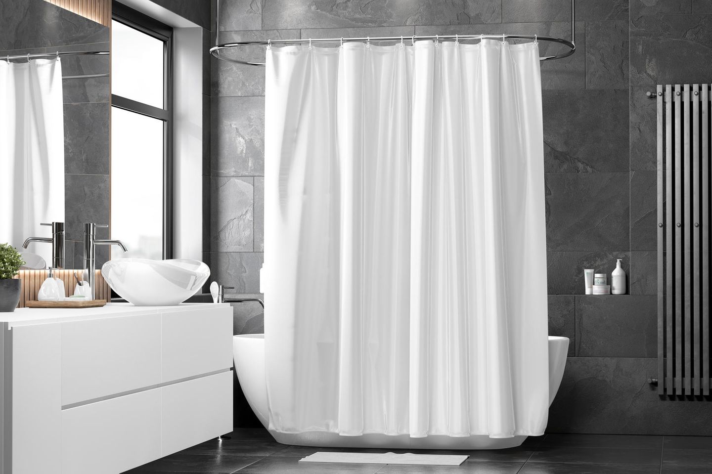 Badewanne mit Duschvorhang