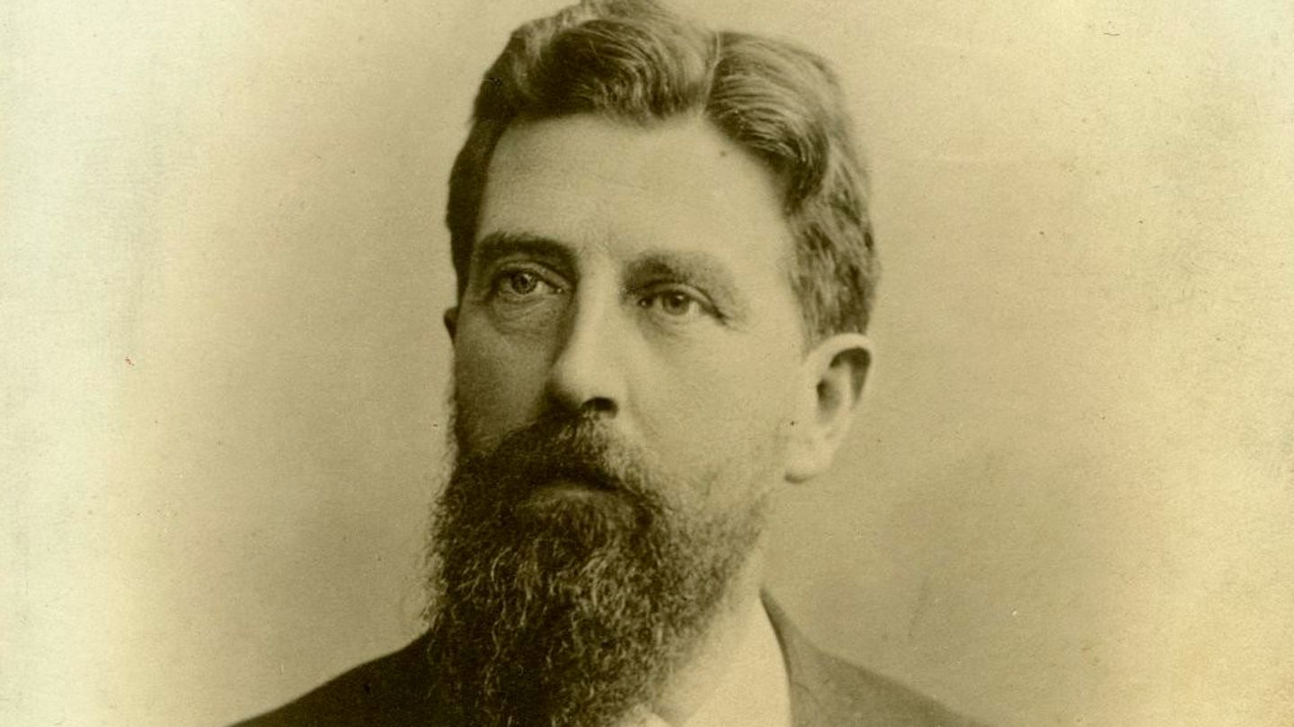 Fußball-Pionier: Der Braunschweiger Lehrer Konrad Koch (1846-1911) hat mit seinen Schülern 1874 erstmals Fußball gespielt