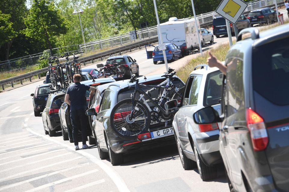 Stau vor der Peenebrücke