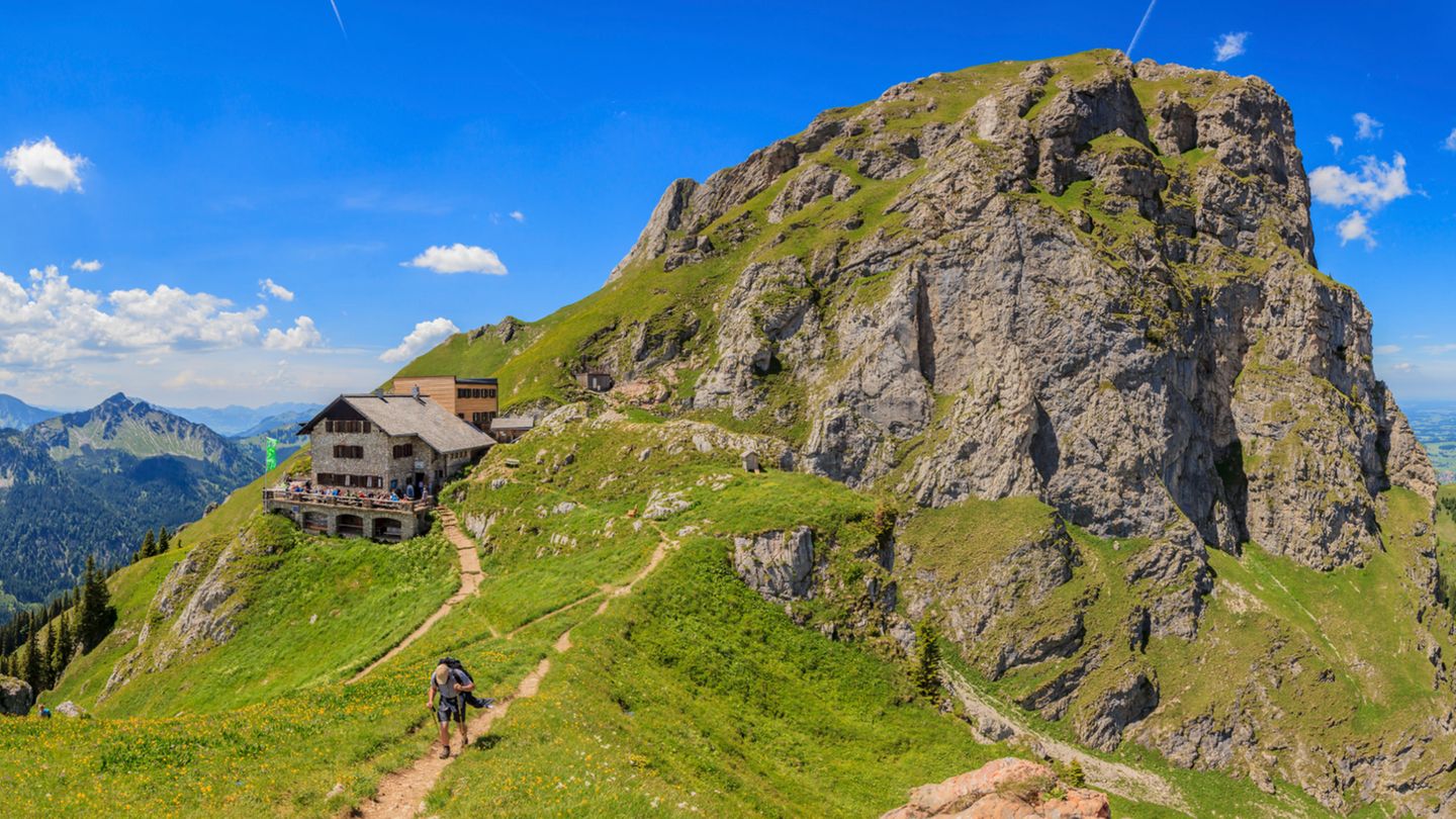 Blick auf das Aggenstein mit Bad Kissinger Hütte