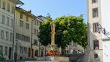 Blick auf den Brunnen der hl.Anna in Fribourg