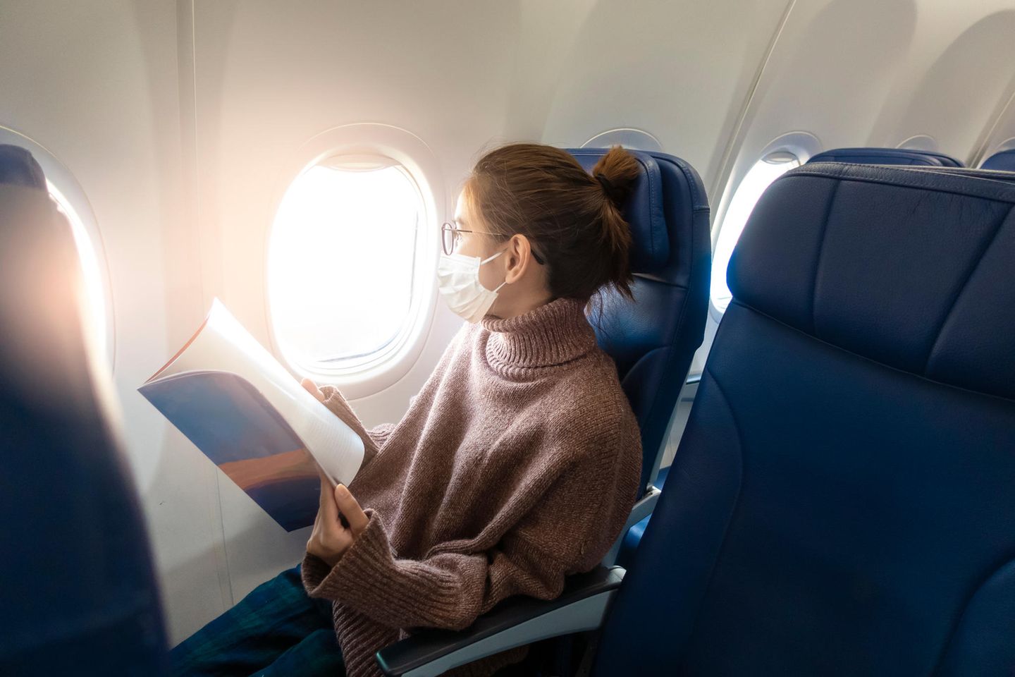 Wer mit dem Flugzeug in den Urlaub starten will, sollte am Flughafen genug Zeit einplanen - und sich auch zu Hause schon intensiv mit seiner Reise beschäftigen