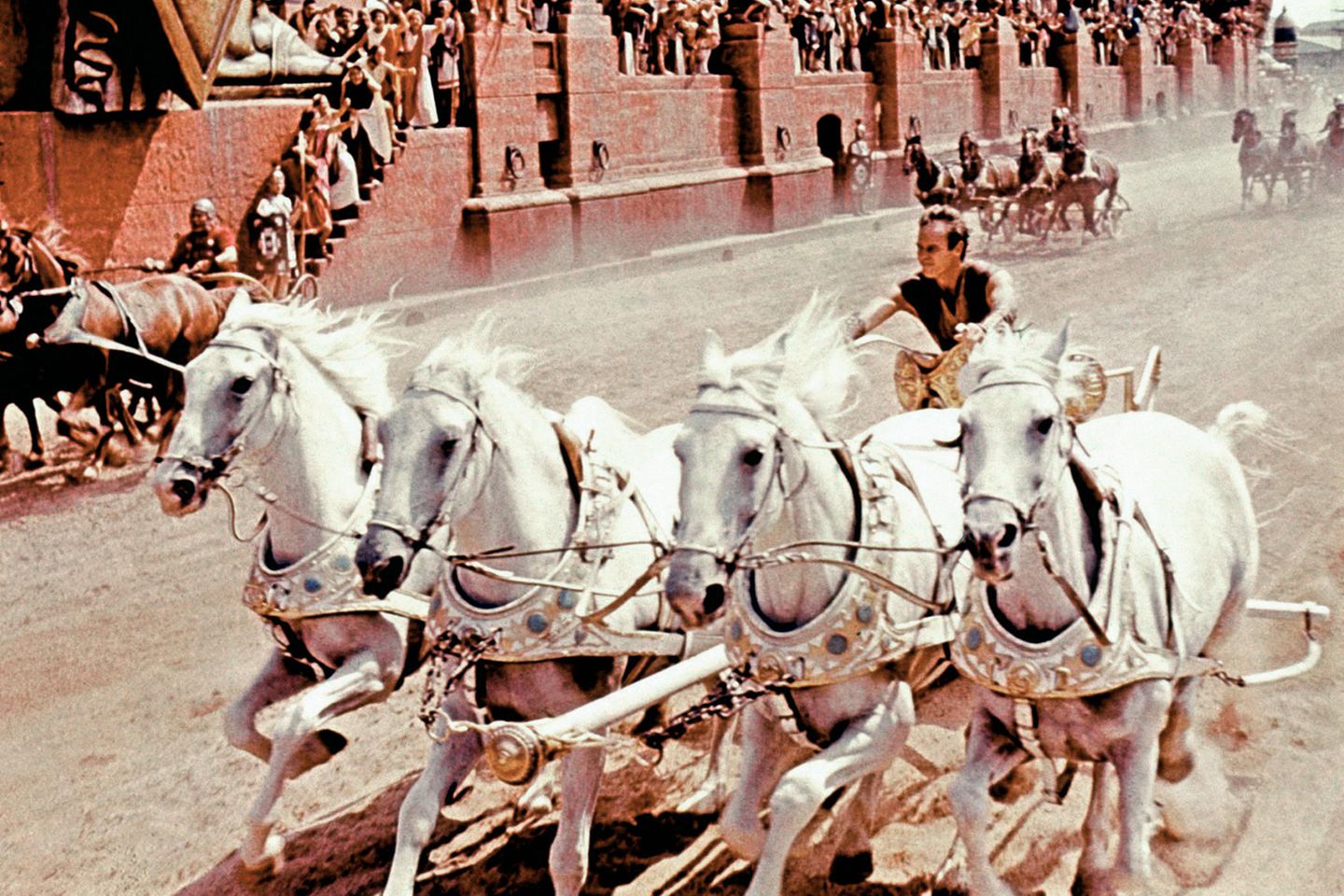 Legendäre Filmszene: Der Epos "Ben Hur" mit Charlton Heston von 1959 zeigt ein spektakuläres Wagenrennen im Circus Maximus. Der Klassiker gehört zu den aufwendigsten Filmen seiner Zeit  