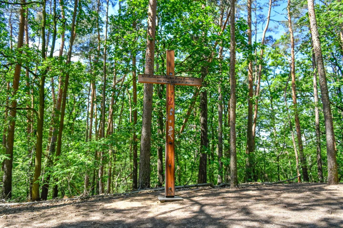 Gipfelkreuz auf dem Müggelberg in Berlin