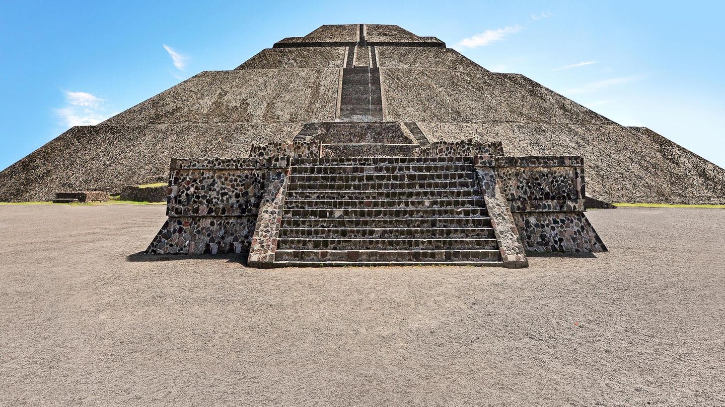 The pyramid of the Sun ancient ruins building  in Teotihuacan, Mexico. (Photo by: Avalon/Universal Images Group via Getty Images)