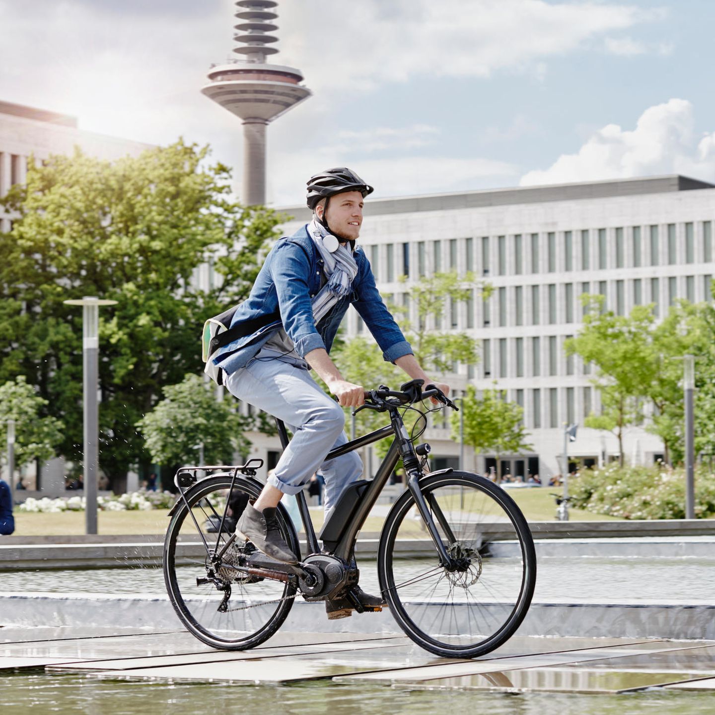 So viele Räder rollen durch die Stadt: Berlin nimmt erstes Fahrrad
