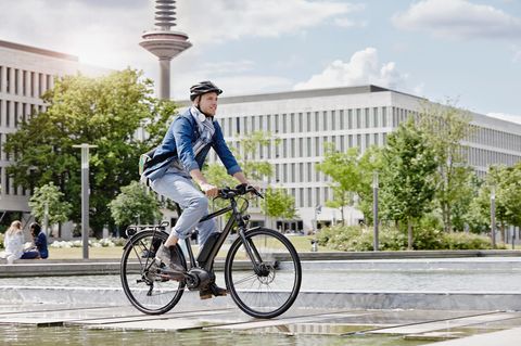 Verkehrswende: Klimahelden oder Klimakiller? Was Sie über E-Bikes wissen müssen