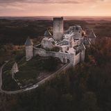 Blick auf die Burgruine Nürburg