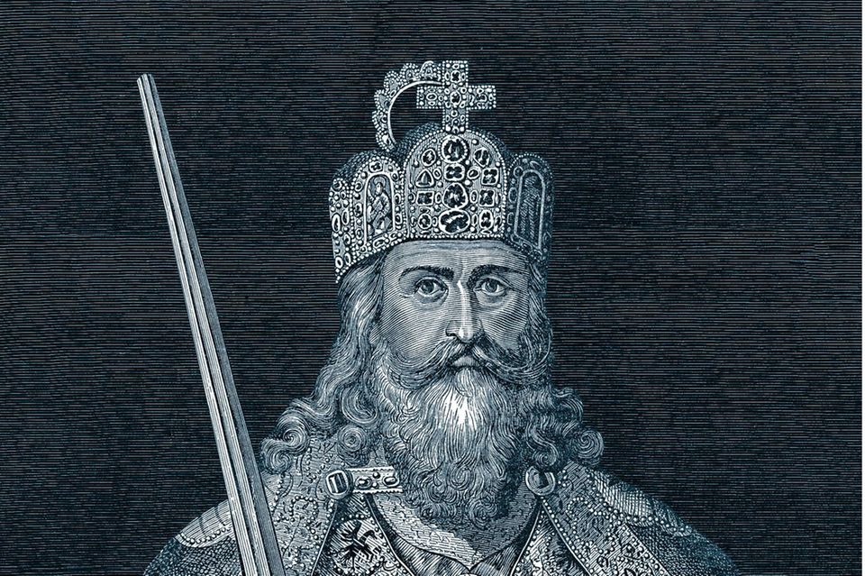 Karl formt sein Imperium mit Waffengewalt und im Namen Christi. Schwert und bekreuzter Reichsapfel sind allerdings erst später kaiserliche Insignien 0.7832