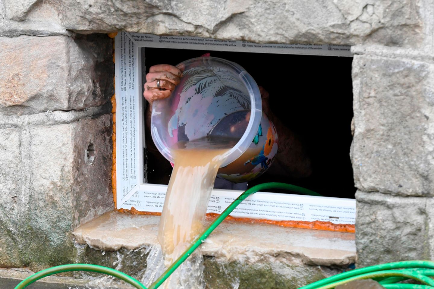 Um jeden Preis zu verhindern, dass Wasser in ein Haus eindringt, kann bei Hochwasser zum Problem werden