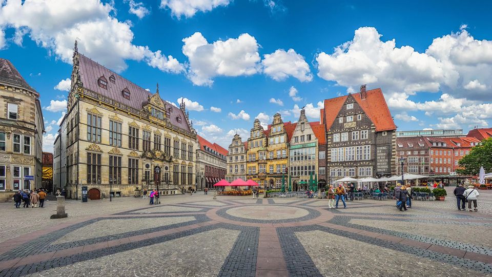 Panoramasicht auf den historischen Marktplatz von Bremen Panoramasicht auf den historischen Marktplatz von Bremen