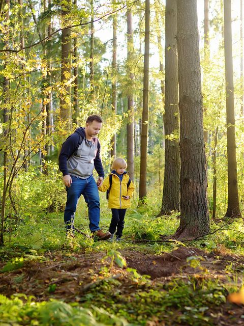 Nachhaltig leben, langfristig denken: Zum Beispiel gemeinsam mit Kindern die Natur entdecken und ihnen die Naturliebe weitergeben