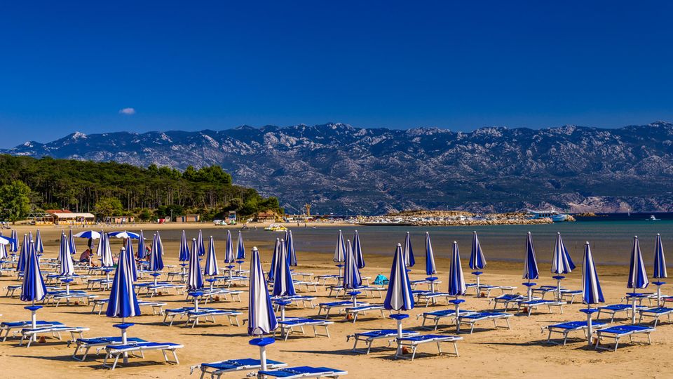 Rajska Plaza, Paradiesstrand auf der Insel Rab einer der schönsten Strände in Kroatien