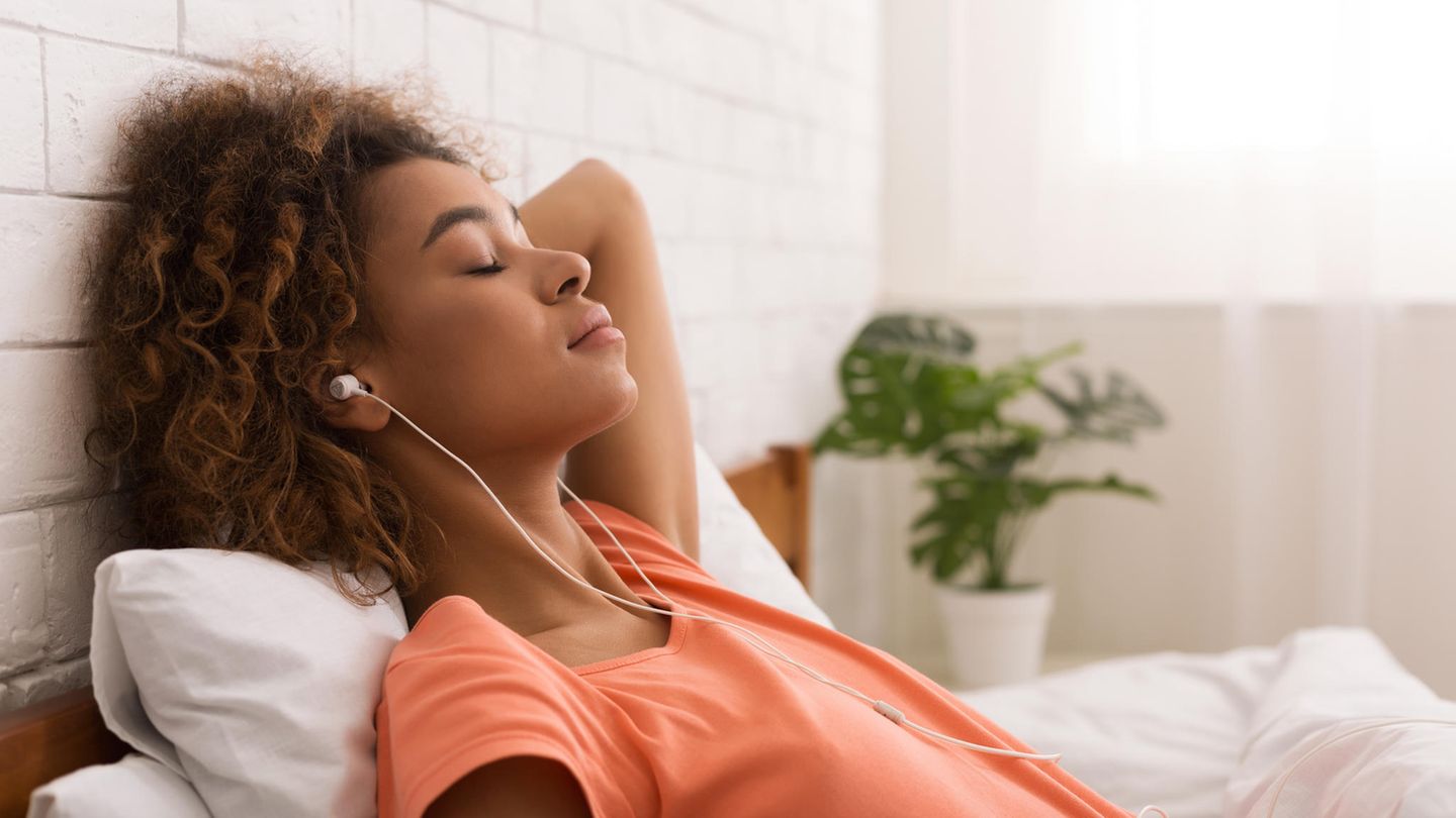 In der Pandemie: Musik hilft durch Krisenzeiten wie die Corona-Pandemie Musik hilft durch Krisenzeiten wie die Corona-Pandemie