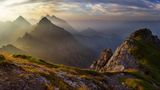 26.07.2021      "Morgenstimmung von der Reitherspitze, bei der Nördlinger Hütte, auf die Freiungen. Um 7:30 Uhr kann man dort ungestört die Ruhe genießen."       Kamera: Canon EOS 550D, Weitwinkel EFS 10-22