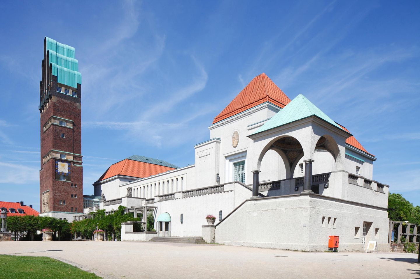Hochzeitsturm und Ausstellungsgebäude Hochzeitstrum und Ausstellungsgebäude auf der Mathildenhöhe