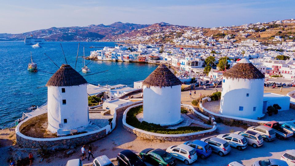 Windmühlen auf Mykonos bei Sonnenuntergang