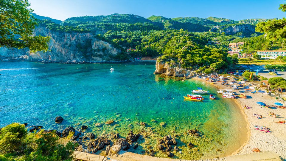 Strand von Paleokastritsa auf Korfu
