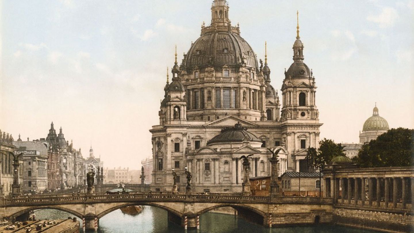 Berlin. Dom und Friedrichsbrücke