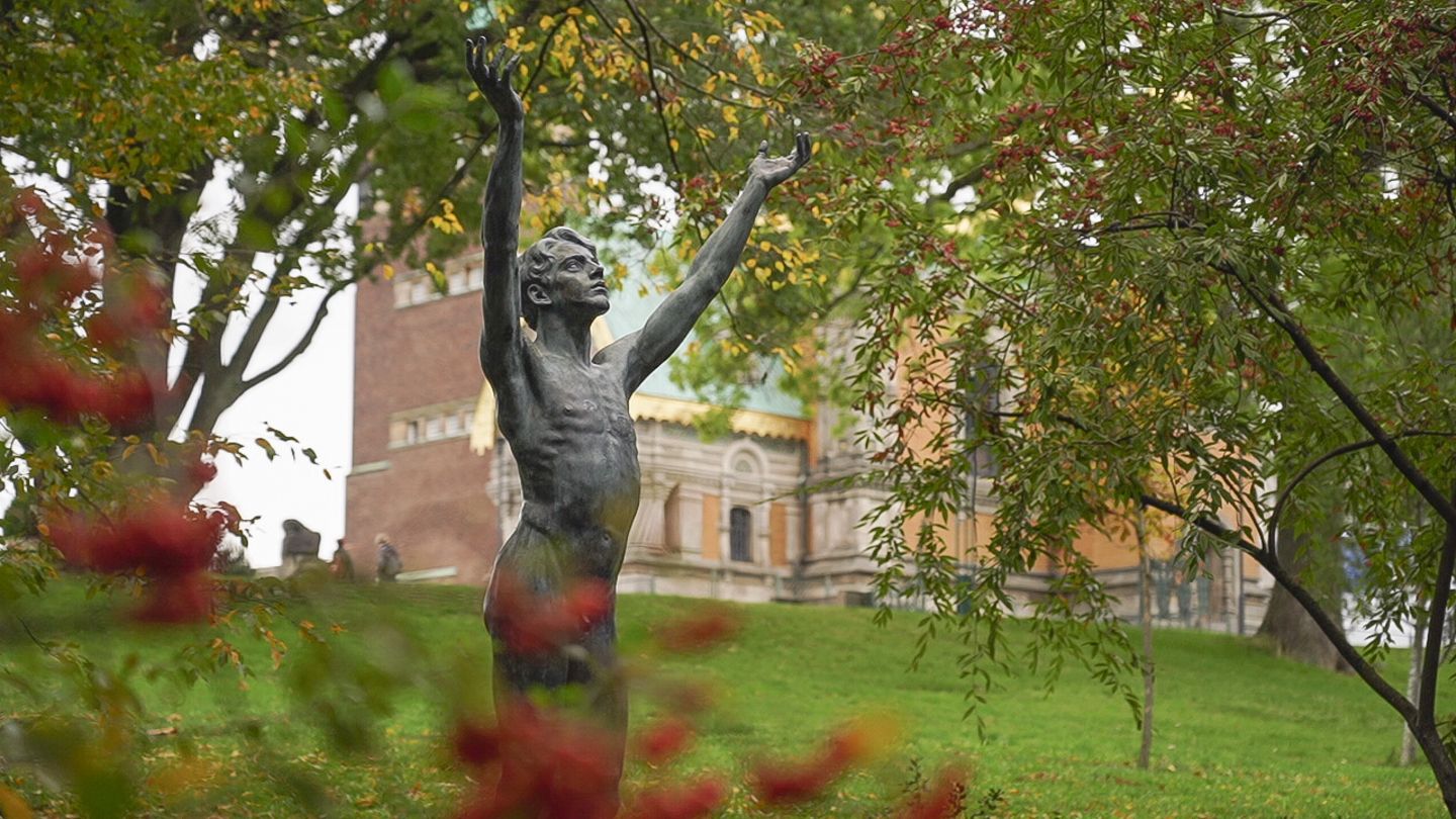 Künstlerkolonie Mathildenhöhe Denkmal für den Dichter Gottfried Schwab von Bildhauer Ludwig Habich