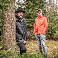 Ökologische Waldbewirtschaftung: Hauptfiguren bei unserem Projekt: Pierre Ibisch, Professor für »Nature Conservation« in Eberswalde und der Förster und Autor Peter Wohlleben
