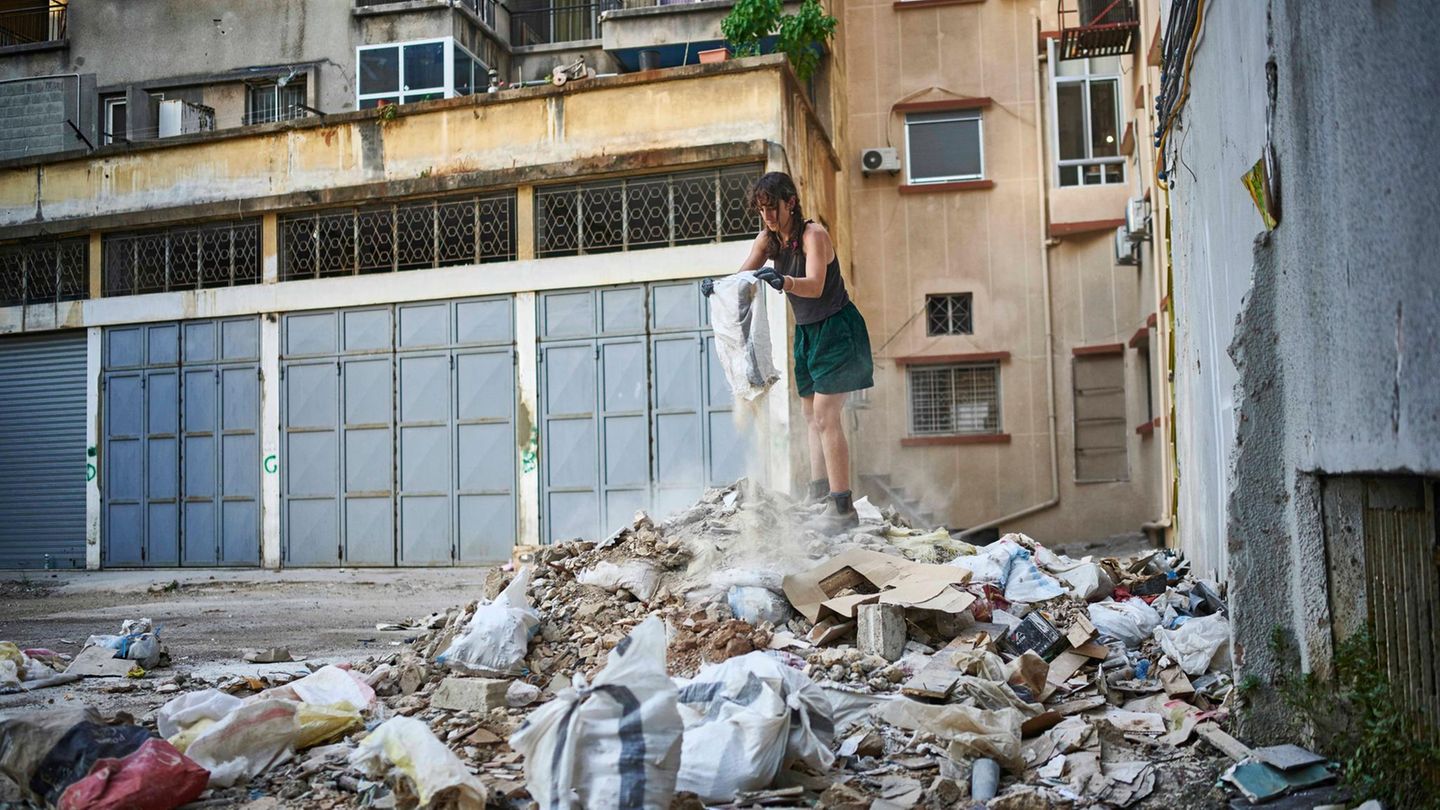 Bei der Explosion entstanden bis zu 800.000 Tonnen Schutt und Abfälle. Viele Landmarken der Stadtarchitektur sind unwiederbringlich verloren