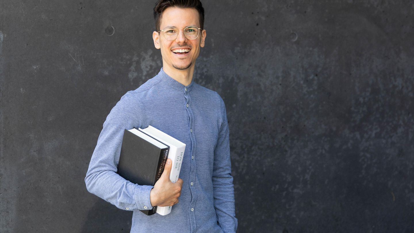 Vegan first: Der gelernte Koch Niko Rittenau ist Ernährungswissenschaftler, Buchautor, Hochschuldozent, Seminarleiter und Speaker