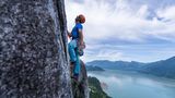 Kletterer erklimmt den Stawamus Chief