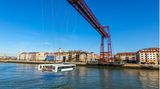 Puente Bizkaia über dem Fluss Nervión in Bilbao im Baskenand
