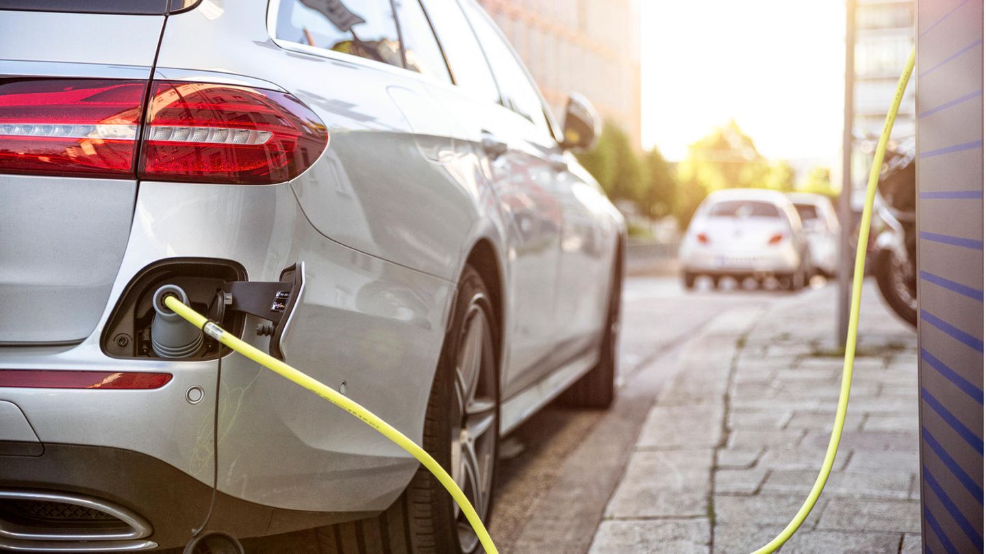Elektromobilität: Lohnt sich der Umstieg aufs E-Auto? Entscheidungshilfen für Unentschlossene