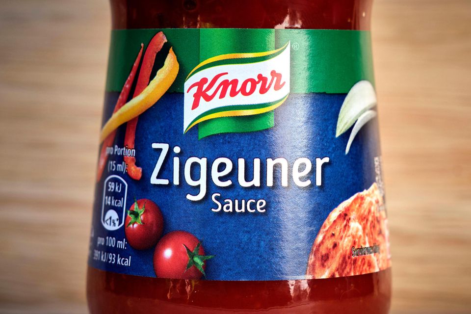 Eine Flasche "Zigeunersauce" des Herstellers Knorr
