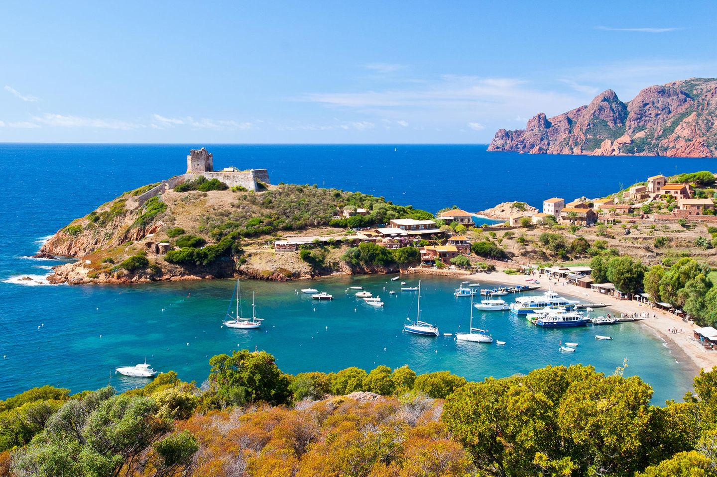 Bucht von Girolata im Naturschutzgebiet von Skandola, Korsika