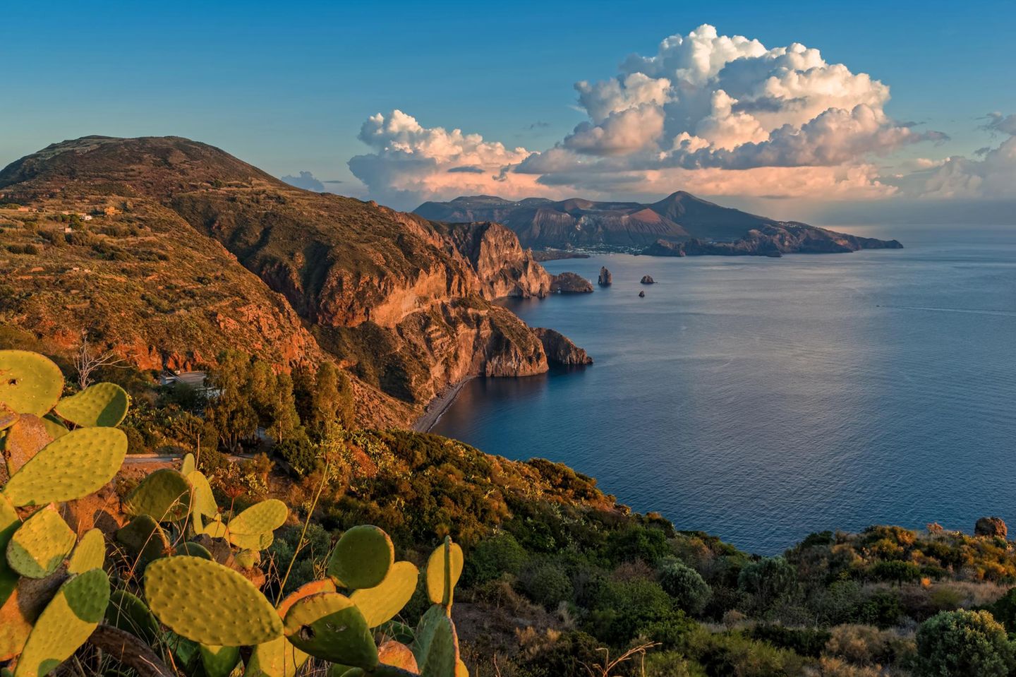 Blick auf Lipari von Belvedere Quattrocchi