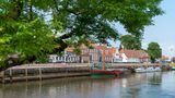 Kleiner Hafen mit Booten in Ribe, Dänemark