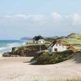 Häuser am Strand in Løkken in Dänemark