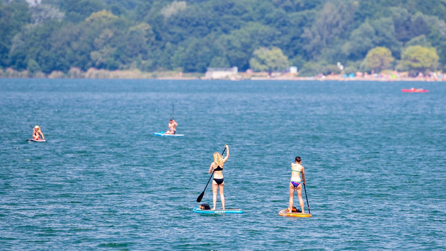 Platz 5: Markkleeberger See in Sachsen Zwei Frauen mit dem SUP auf dem Markkleeberger See