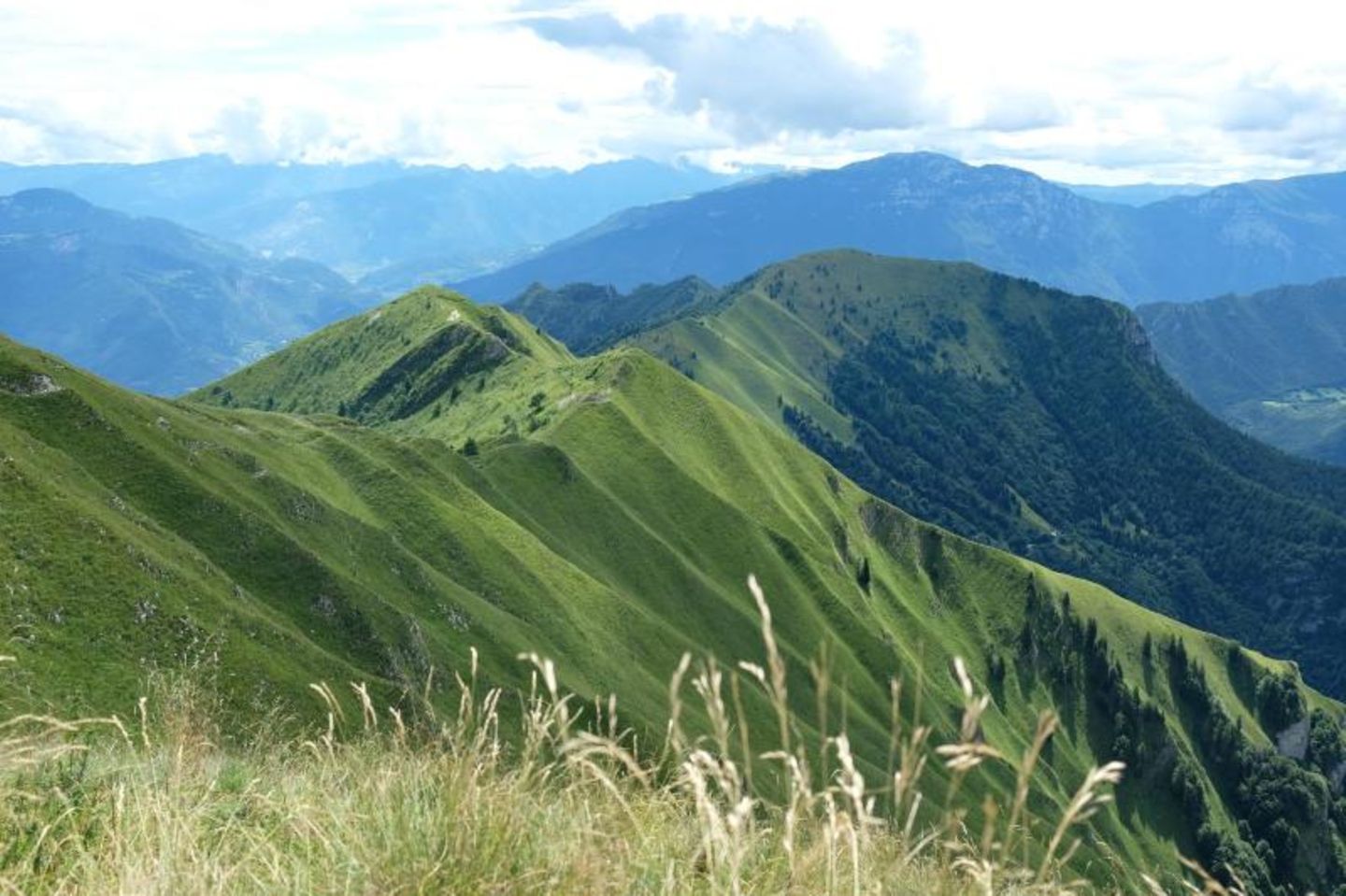 Cima Pari – Start eines Wanderwegs