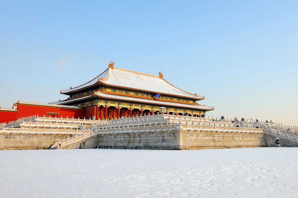 Schneebedecktes Dach in der verbotenen Stadt, China