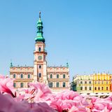 Bunte Häuser auf dem Marktplatz von Zamość