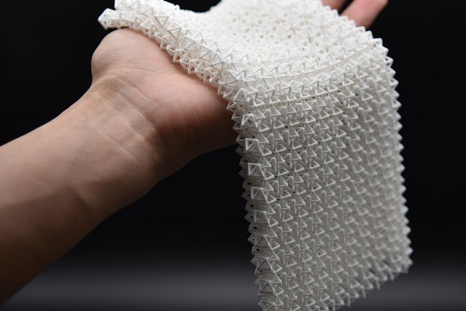 Materialforschung: Hightech aus dem 3D-Drucker: Wie ein Kettenhemd zur Brücke wird
